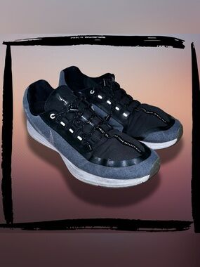 Nike Air Zoom Winflo 5 Run Shield Men’s Shoes Size 11.5